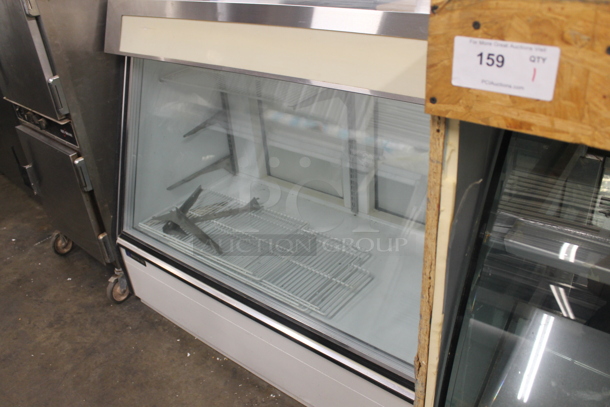 BRAND NEW SCRATCH AND DENT! Master-Bilt FIP-50 Metal Commercial Ice Cream Cake Freezer Display Case Merchandiser. 208-230 Volts, 1 Phase.  - Image 3 of 7