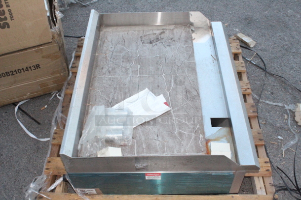 BRAND NEW SCRATCH & DENT! Avantco 177CAG36MG Chef Series CAG-36-MG 36" Countertop Gas Griddle with Manual Controls - 90,000 BTU. S/N:820973000002 Only issue is minor surface rust.  - Image 4 of 7