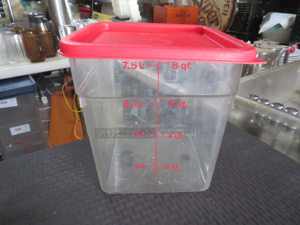 8 Quart Food Storage Container With Lid. 4XBID - Image 1 of 1