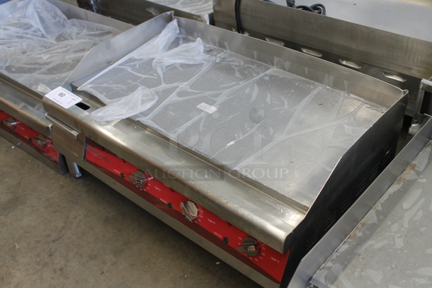 BRAND NEW SCRATCH AND DENT! Avantco 177EG30N Stainless Steel Commercial Countertop Electric Powered Flat Top Griddle w/ Thermostatic Controls. 208/240 Volts, 1 Phase. - Image 4 of 4