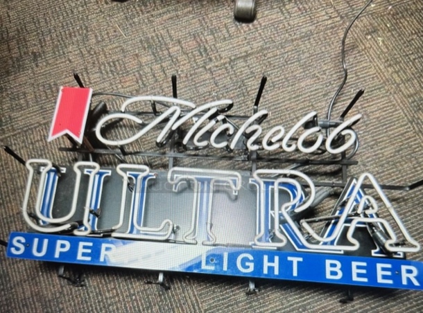 One Michelob Ultra Neon - Image 1 of 1