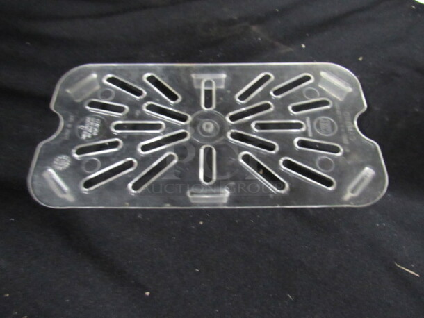 One 1/4 Size Cambro Drain Shelf. - Image 1 of 1