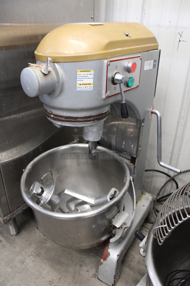 Metal Commercial 20 Quart Planetary Dough Mixer w/ Stainless Steel Mixing Bowl, Paddle and Dough Hook Attachments. 15x24x32. Tested and Working!