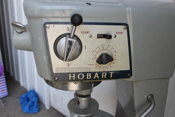 Hobart D-300T Metal Commercial Floor Style 30 Quart Planetary Dough Mixer w/ Dough Hook Attachment. 115 Volts, 1 Phase. Tested and Working! - Image 7 of 10
