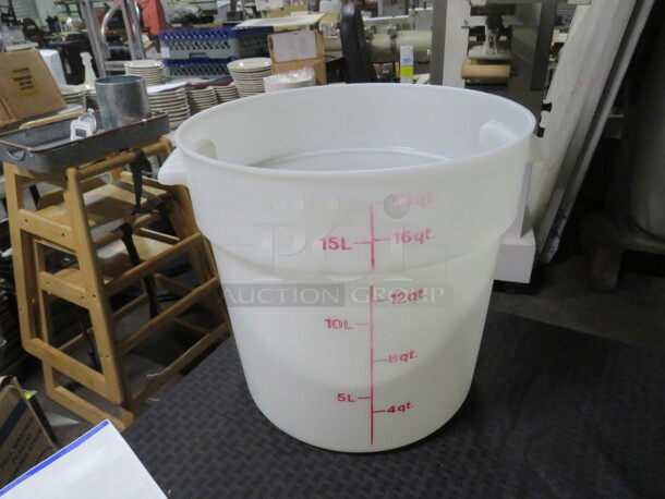 One 18 Quart Round Food Storage Container.  - Image 1 of 1