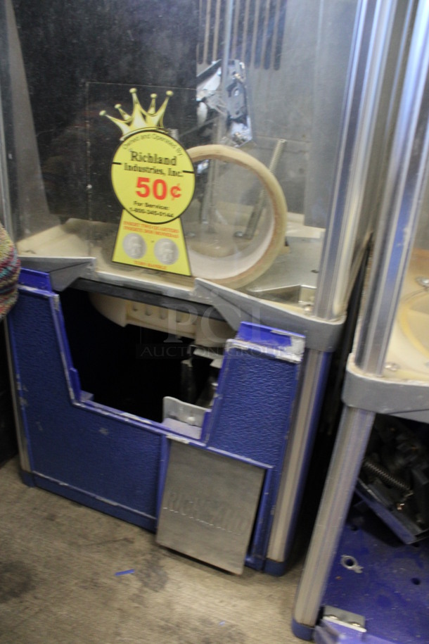 Richland Metal Single 50 Cent Manual Toy Vending Machine. 10x10x31 - Image 3 of 4