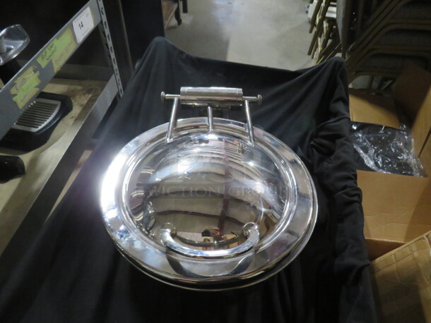 One 12 Inch Round Hinged Lid Induction Chafer.