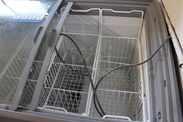 AHT RIO S 100 Metal Commercial Chest Freezer Merchandiser on Commercial Casters. 120 Volts, 1 Phase. Tested and Working! - Image 3 of 5