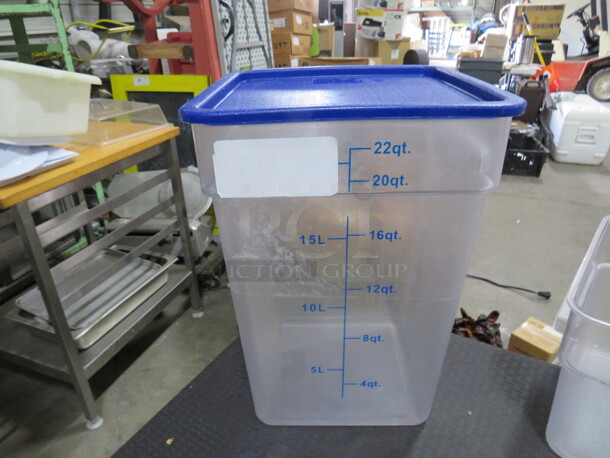 One 22 Quart Food Storage Container With Lid. - Image 1 of 1