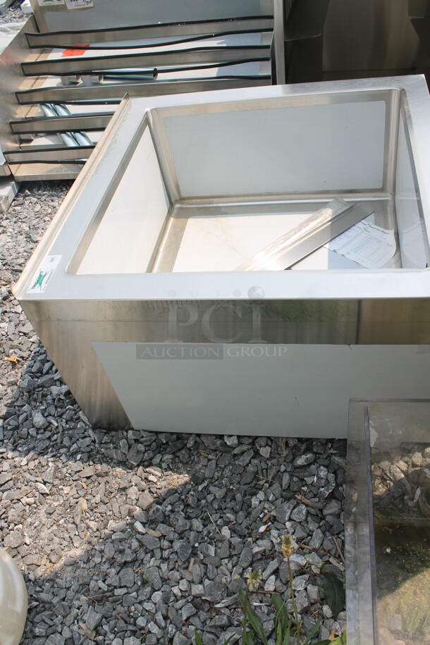 BRAND NEW SCRATCH AND DENT! Regency 600SM242412 Commercial Stainless Steel One Compartment Floor Mop Sink. - Image 5 of 7