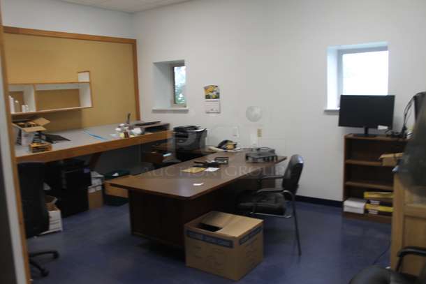 ALL ONE MONEY! ROOM LOT of Various Items Including Desk, Chair, Computer and Printer. BUYER MUST REMOVE. - Image 1 of 12