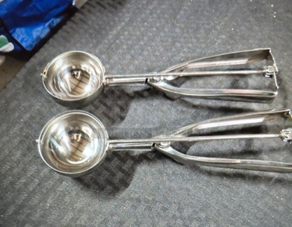 Stainless Steel Disher. 2XBID