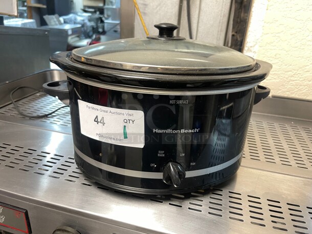 Working! Hamilton Beach Slow Cooker, Extra Large 10 Quart, 250 Watt Stay or Go Portable With Lid , Dishwasher Safe Crock, Black 120 Volt Tested and Working! - Image 1 of 8