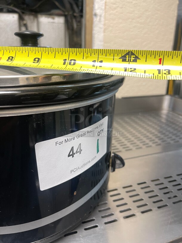 Working! Hamilton Beach Slow Cooker, Extra Large 10 Quart, 250 Watt Stay or Go Portable With Lid , Dishwasher Safe Crock, Black 120 Volt Tested and Working! - Image 7 of 8