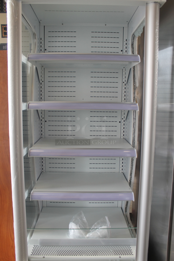 BRAND NEW SCRATCH AND DENT! Avantco 189WVAC28HC Metal Commercial Reach In Grab N Go Merchandiser w/ 4 Metal Shelves. See Pictures for Broken Glass Pane. 110-120 Volts, 1 Phase. Tested and Working! - Image 4 of 11