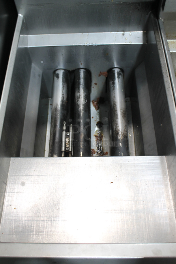 2012 Pitco Frialator 40C+ Stainless Steel Commercial Floor Style Natural Gas Powered Deep Fat Fryer. 105,000 BTU.  - Image 3 of 5