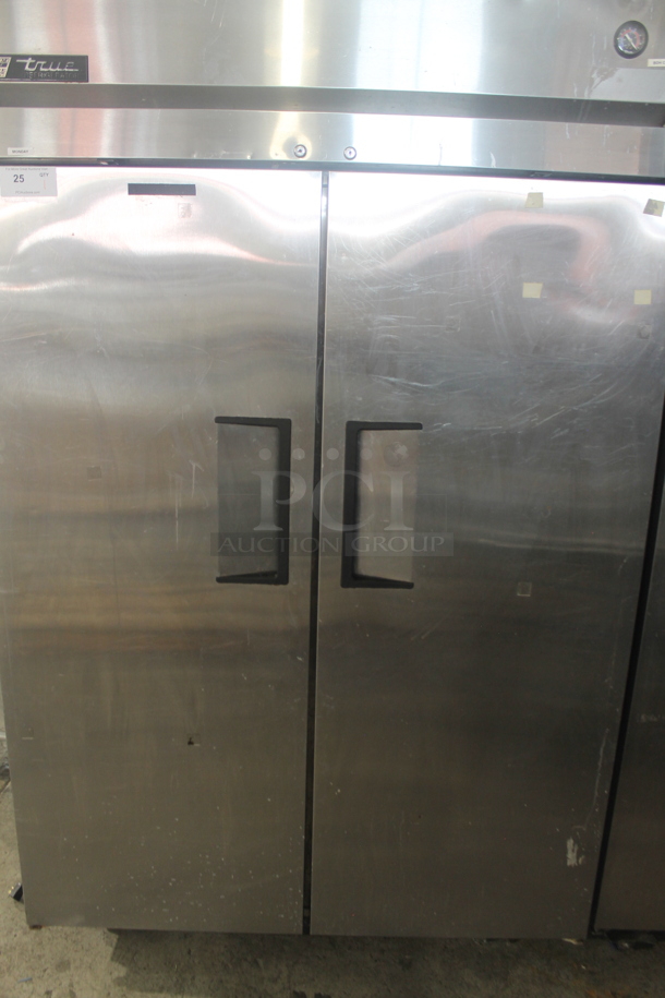 2015 True TG2R-2S Stainless Steel Commercial 2 Door Reach In Cooler w/ Poly Coated Racks on Commercial Casters. 115 Volts, 1 Phase. Tested and Working! - Image 4 of 8
