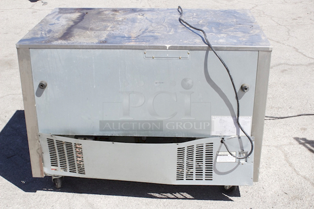 Everest Refrigeration ETBR2 47 1/2" W Undercounter Refrigerator w/ (2) Sections & (2) Doors, 115v. Tested Working.  - Image 3 of 6