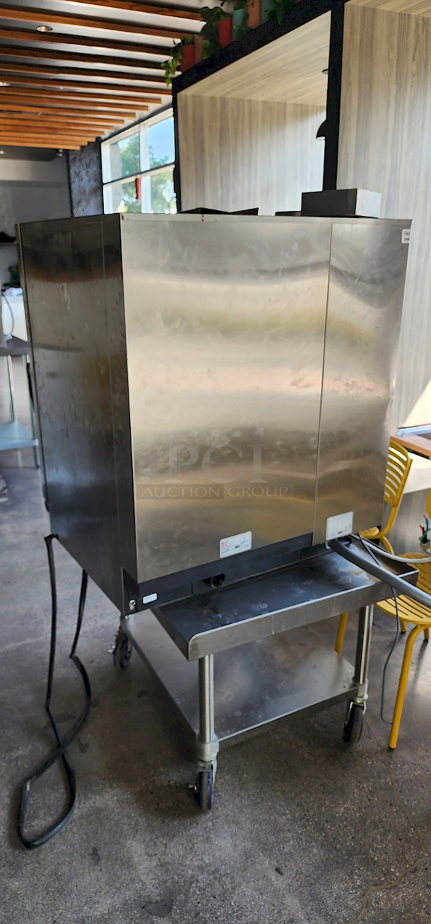 DEAL OF THE DAY! Lightly Used in AMAZING/WORKING CONDITION! Rational iCombi Pro 6 Pan Half-Size Electric Combi Oven with Stand and Ultravent Plus Ventless Hood - 208/240V, 1 Phase, 3/4" Water Connection. FEATURES: Energy Star Qualified, NSF Listed, Programmable, Self Cleaning, WiFi Enabled
*Located In Bakersfield, CA.*
*In-Person Pick-up & Shipping Available*
 - Image 8 of 11