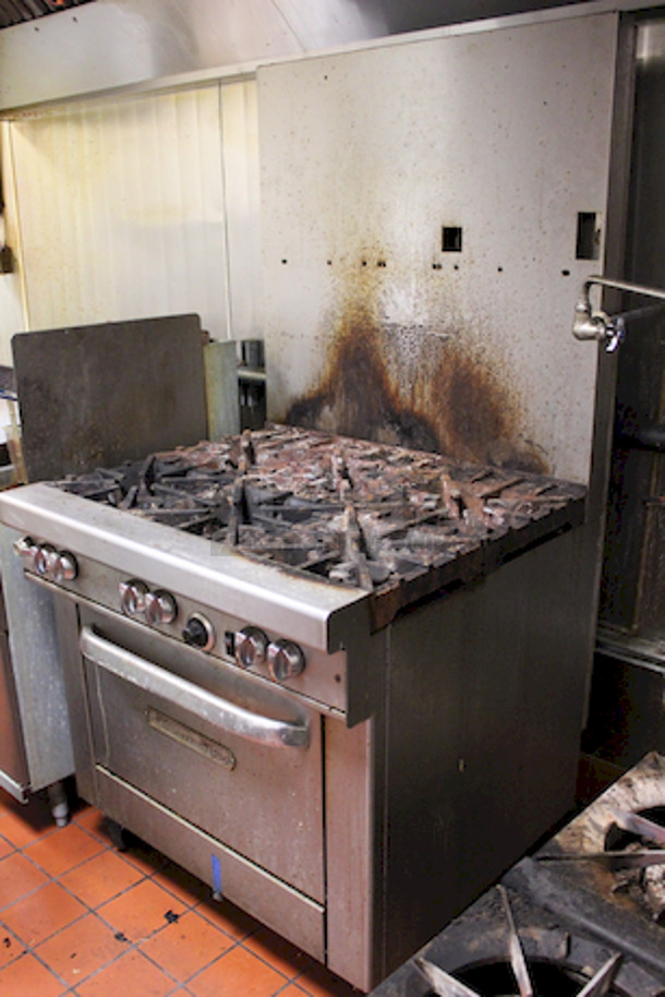 Southbend 4361A 36" 6 Burner Gas Range w/ Convection Oven, Natural Gas 230,000 BTU. 120v/1ph/60Hz/6.2Amp. In Working Order. 36.5 in. W x 42.13 in. D x 59.5 in. H - Image 2 of 6
