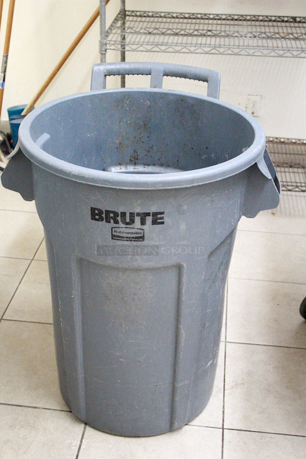Rubbermaid Brute 44 Gallon Wheeled Garbage Can.  - Image 1 of 4