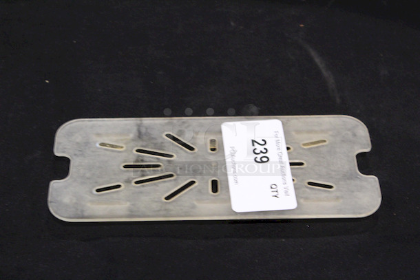 THUNDER GROUP PLPA7130DS Third Size Polycarbonate Drain Shelf - Image 2 of 5