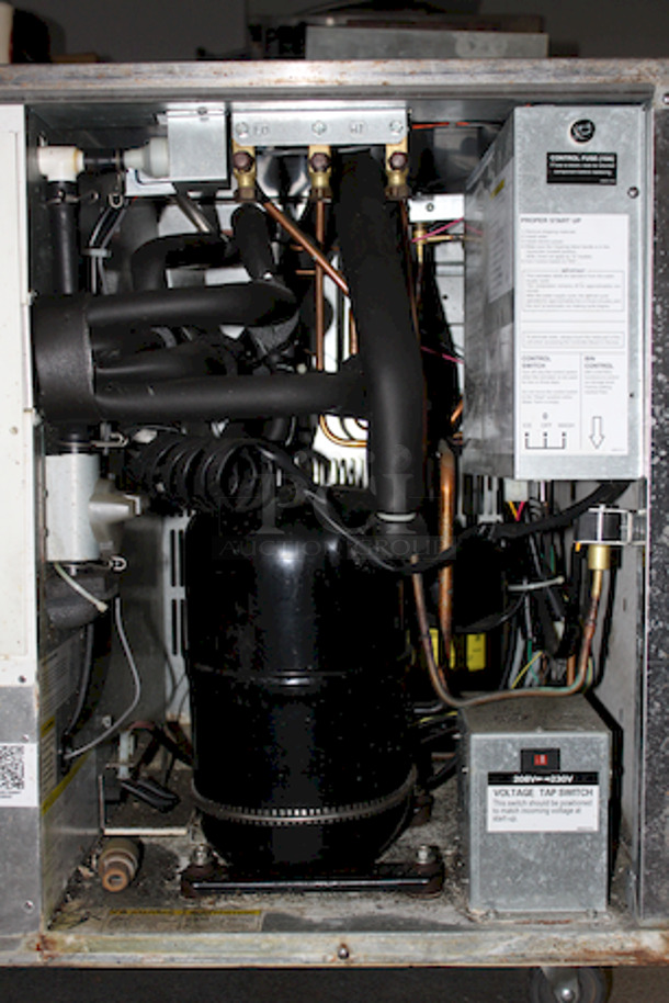 GEEE WILLIKERS!! Hoshizaki KM-1301SRH3 Modular Ice Machine, Capable of Producing  1339 lb of Ice Per Day.  Professionally Removed In Perfect Working Order. 208-230v/60/3-ph Remote Air Cooled.  
48″ W x 27-3/8″ D x 27-3/8″ H
Missing Face Cover. May be On Site.  - Image 6 of 8