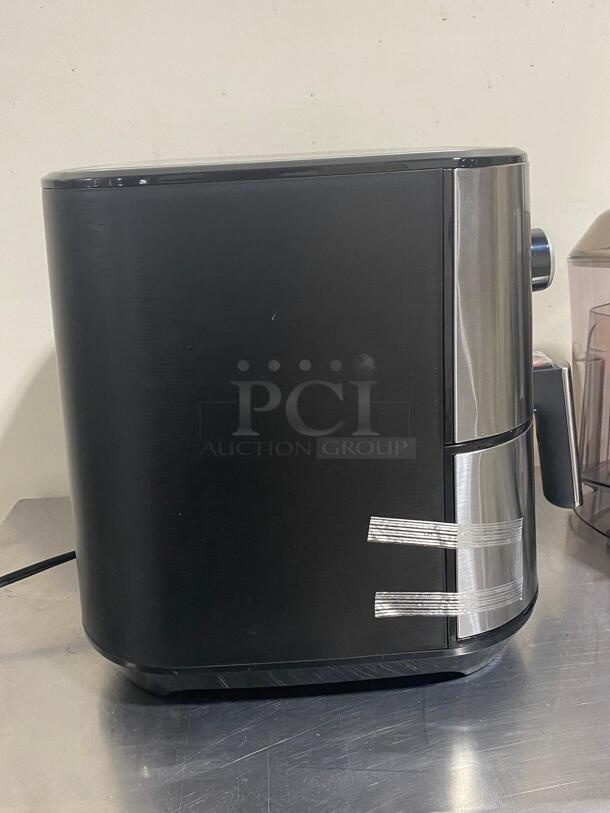 Isignia 5QT Air Fryer Stainless Steel  - Image 2 of 4