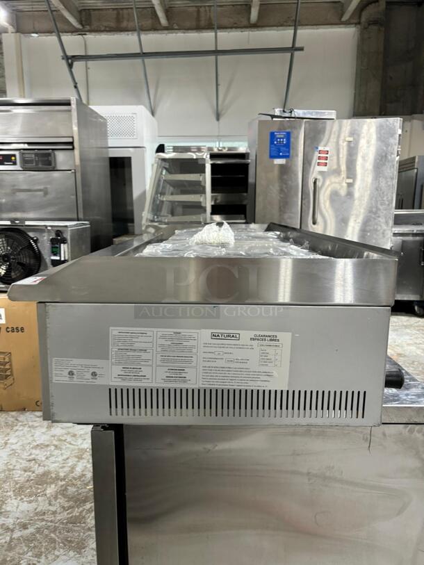 Brand New Cookline CCB-60 60" Gas Countertop Radiant Charbroiler - 150,000 BTU
Charbroiler only Bottom freezer not included  - Image 5 of 5