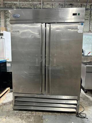 Entree CR2 49 Cu.Ft. Commercial 2 Door Stainless Refrigerator 6 Shelves
