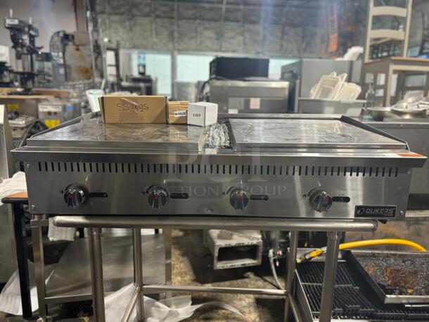 Cooking Performance Group CL-CPG-48-NL 48" Gas Countertop Lava Briquette Charbroiler - 120,000 BTU - Image 9 of 10