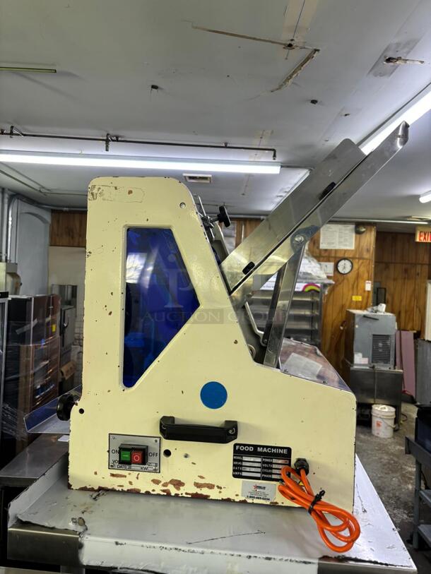 Electric Countertop Food Machine and Bread Slicer Mo. 3025810249 - Image 5 of 9