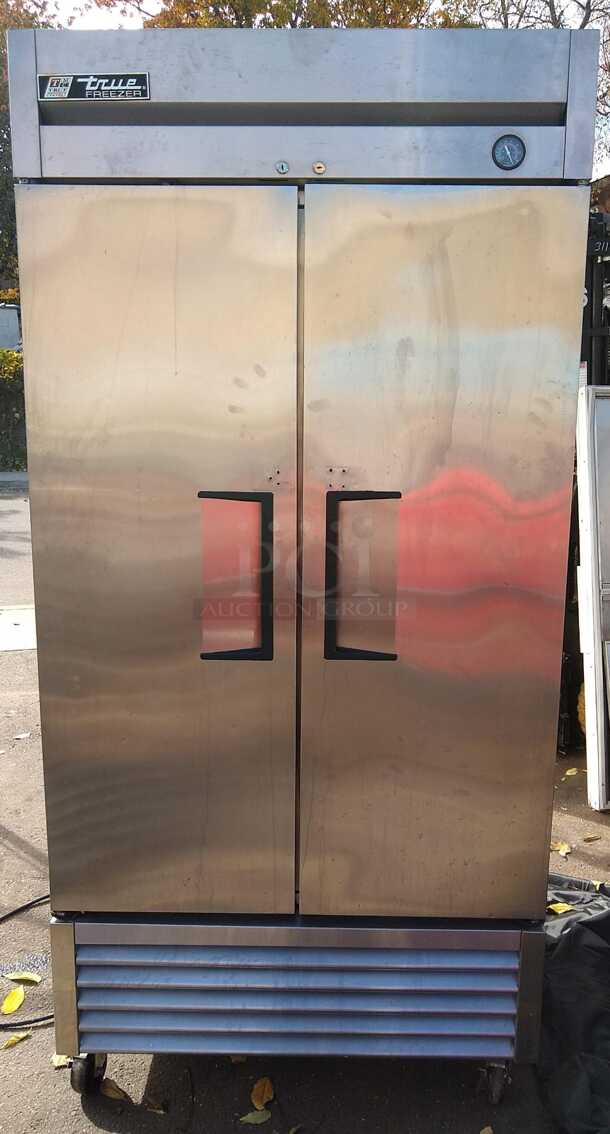 True T-35F-HC 40" Two Section Reach In Freezer, (2) Solid Doors, 115v
 - Image 1 of 5
