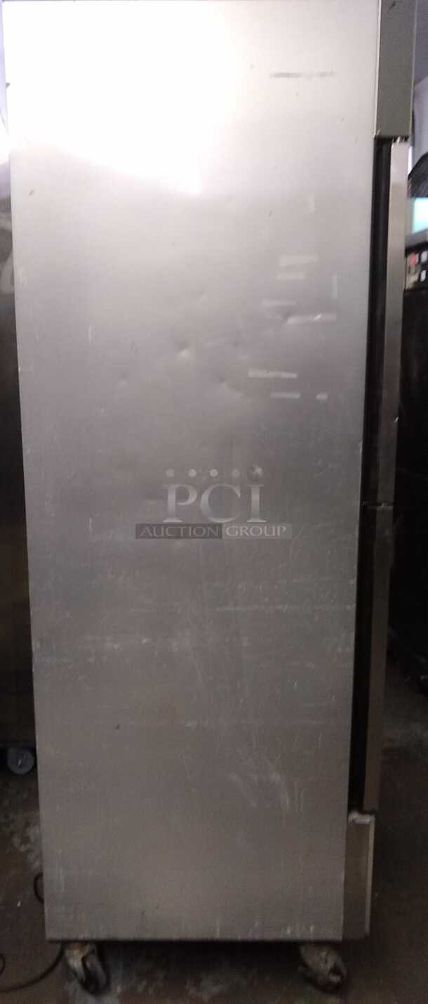 True T-23DT-HC 27" One Section Commercial Combo Refrigerator Freezer - Right Hinge Solid Doors, Dual Temp, 115v
 - Image 4 of 8