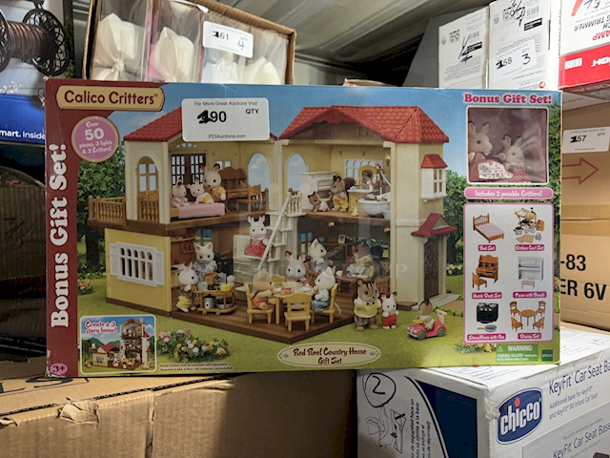 NEW!! Calico Critters Red Roof Country Home Gift Set