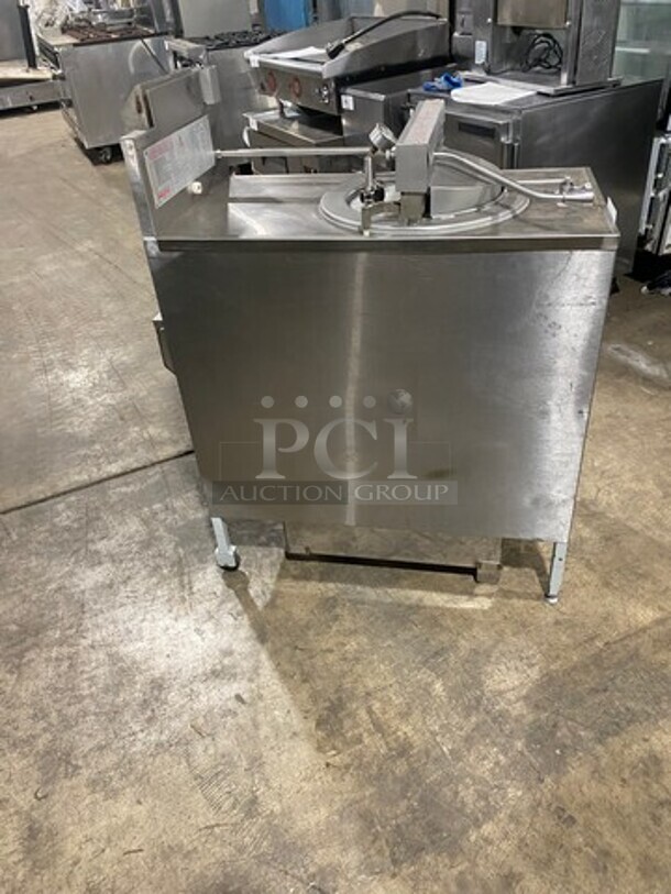 WOW! Broaster Natural Gas Powered Heavy Duty Commercial Pressure Fryer! Smart Touch Screen! With OIl Filter! Model 1800GH Serial 86035! On Casters!  - Image 2 of 11