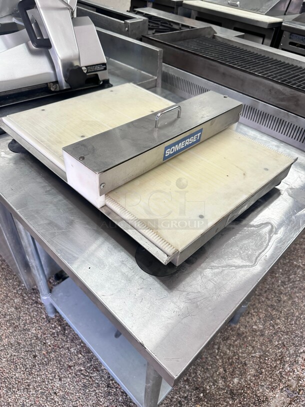 Excellent Condition Somerset SDS-130 Dough Docking Station Prevents Dough Bubbling  - Image 1 of 8