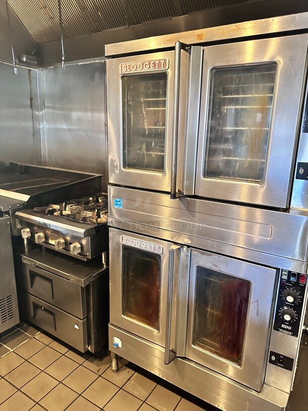Certified Working Blodgett Commercial Gas Double Stack Convection Oven Great For Baking and All Around Cooking - Image 8 of 8