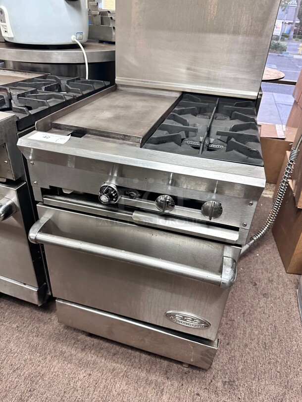 Certified Working DCS  24 inch 2 Burner Gas Range w/ 12 inch Griddle & Standard Oven, Natural Gas NSF - Image 7 of 8