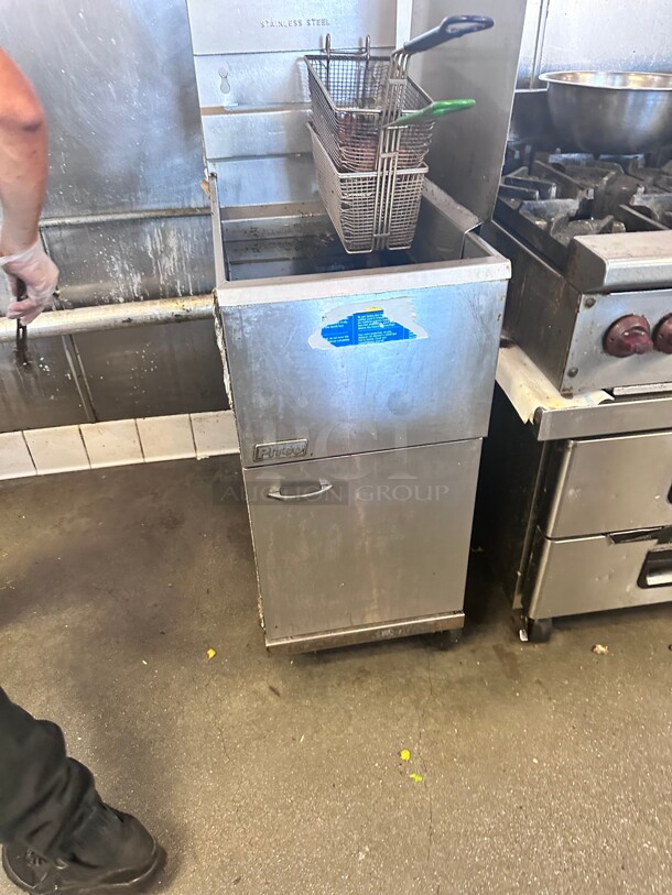 Working Pitco 45C Fryer, gas, floor model, 42-50 lb. oil capacity, stainless steel tank, door - Image 3 of 5