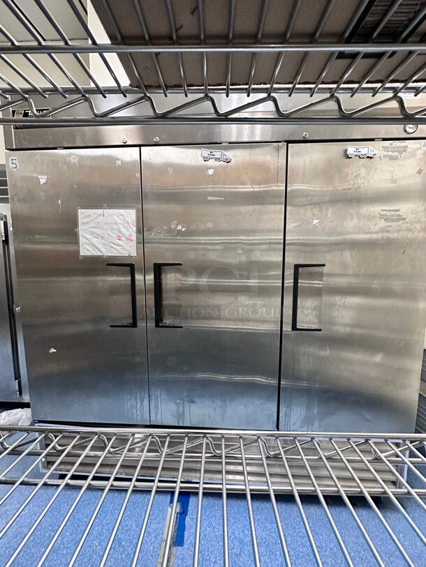 Late Model! True T-72FZ 78 inch Three Section Reach In Freezer, (3) Solid Doors, 115v Tested and Working! - Image 4 of 7