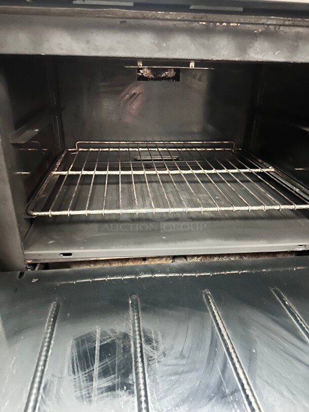 Fully Refurbished Royal Range RR-6 - Restaurant Range, gas, 36 inch, (6) burners, standard oven Working - Image 2 of 8