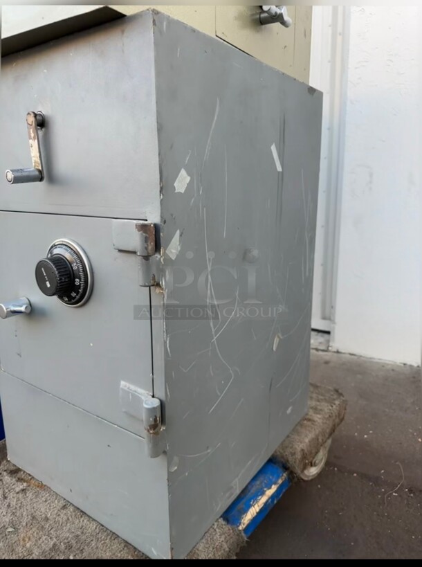 Safeguard Heavy Duty Commercial Safe No Combination  - Image 4 of 5