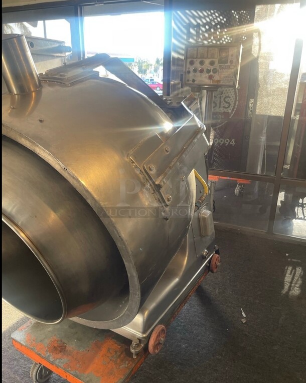 Excellent Condition Commercial 100 Gallon Rotating Tilted Heated Kettle Gas Operated Tested and Working - Image 4 of 6