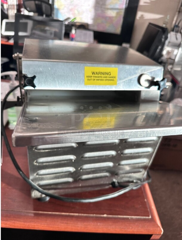 Late Model Somerset CDR-100 10 inch Countertop One Stage Dough Sheeter - 120V, 1/4 hp Tested and Working - Image 1 of 9