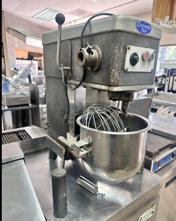 Globe GCM20H 20 qt Planetary Mixer - Bench Model, 1 hp, 115v 'Unsure of Functionality' - Image 5 of 10