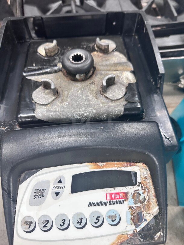 Vitamix Commercial VM0116 Drop in  Commercial Drink Blender NSF 115 Volt Working - Image 4 of 8