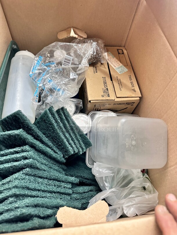 One Lot A Box of Sponges  - Image 3 of 4