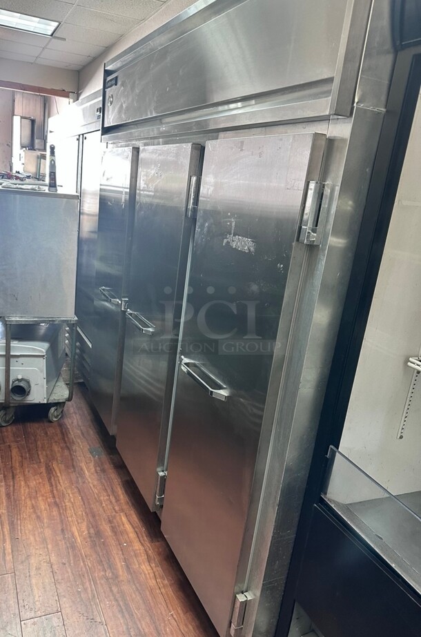 Working Continental  78 inch Three Section Commercial Refrigerator Freezer - Solid Doors, Top Compressor, 220 Volt 1 Phase - Image 1 of 6