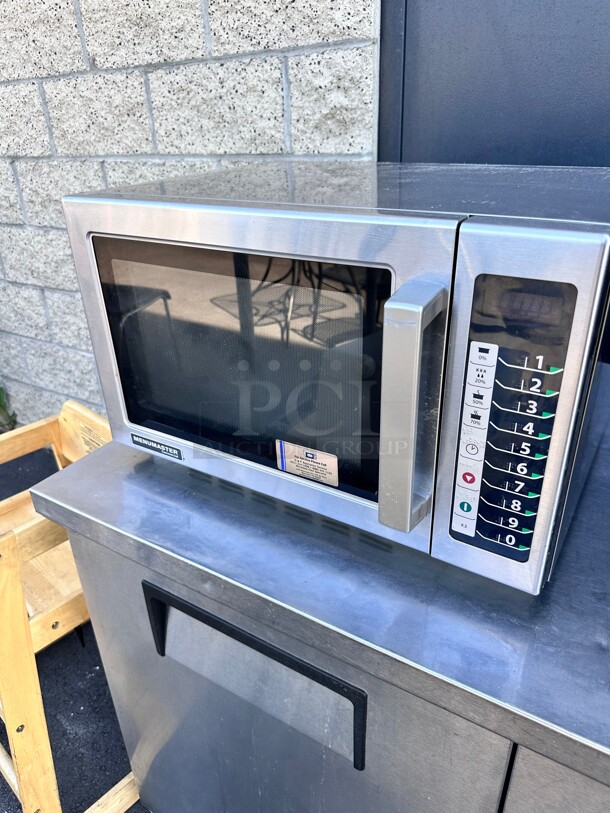 Excellent Condition Menu master 1500 Watt Microwave  - Image 5 of 5